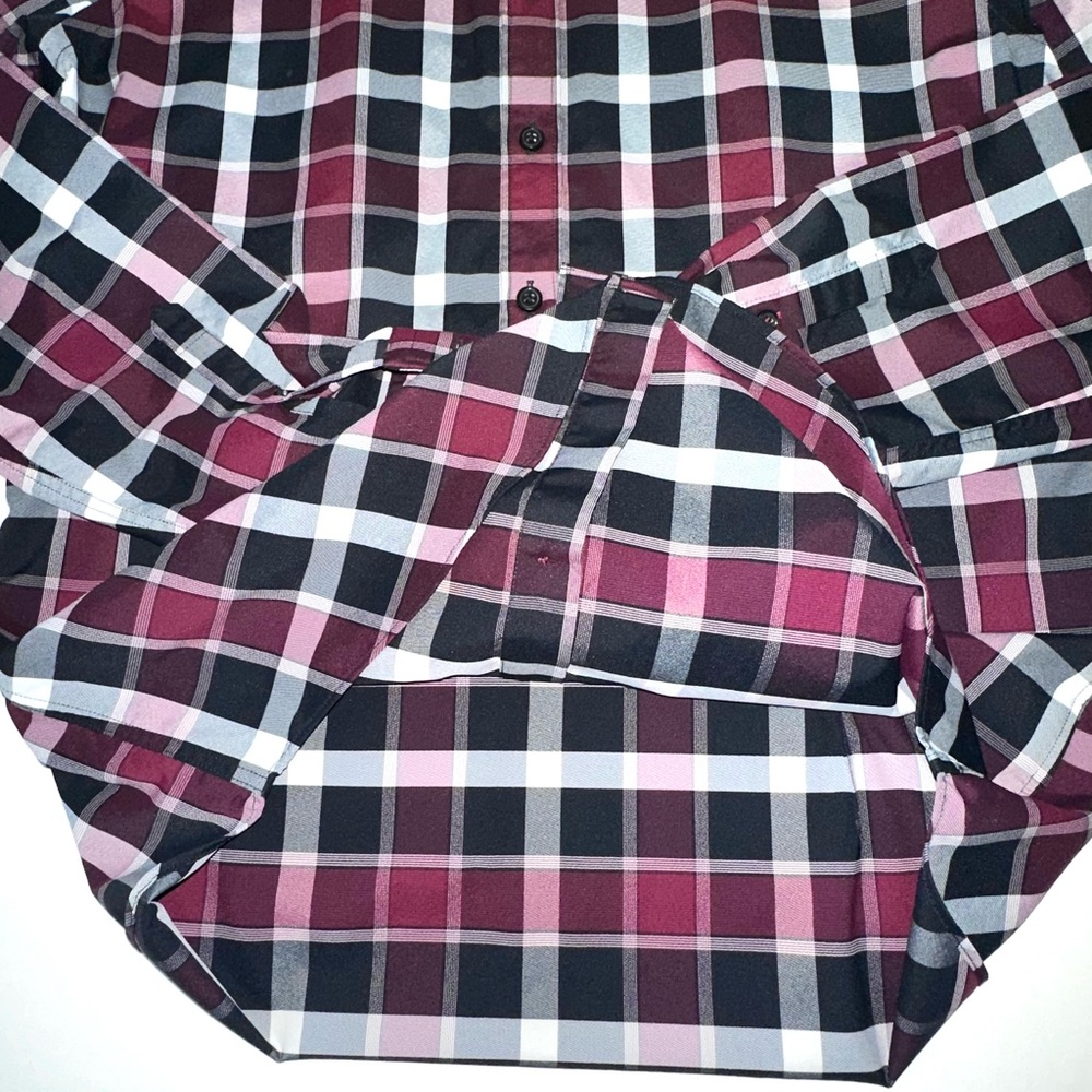 (4) Men’s Express Performance Button Up - Picture 16 of 16